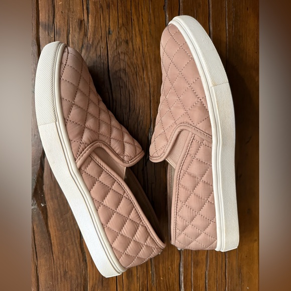 Steve Madden Ecentrcq Quilted Slip On Sneaker Shoe in Pink Size 9.5 Women’s - Picture 8 of 15